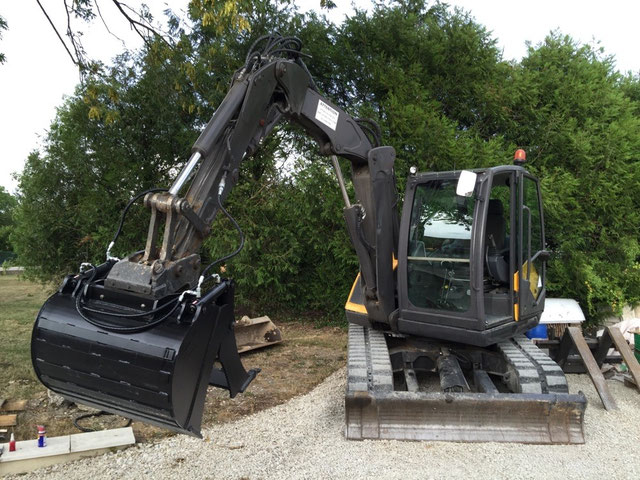 Engin de chantier Entreprise Camille en intervention